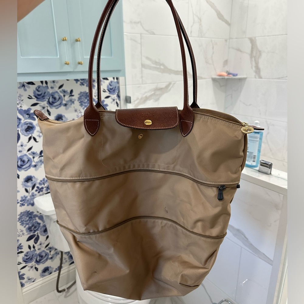 EUC Long champ Le Pliage Expandable Tote